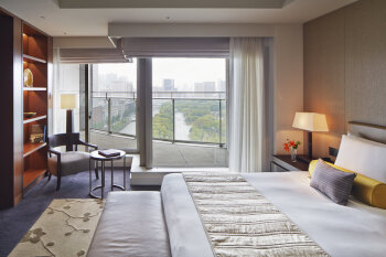 Executive Suite W/ Balcony 1 King, at Palace Hotel Tokyo