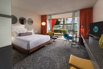 Cabana King, at Hotel Valley Ho