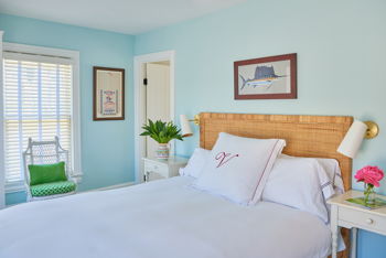 Pink Cottage - Queen Guestroom, at The Virginia Hotel