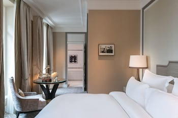 Deluxe Room, at Hotel de Crillon, A Rosewood Hotel