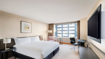 Deluxe Room, 1 King Bed, at JW Marriott Auckland