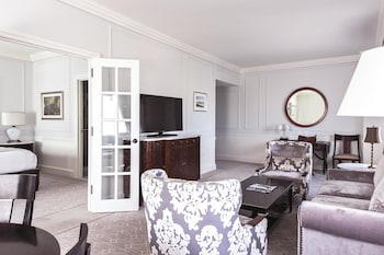 Corner One Bedroom Suite, at The Charleston Place