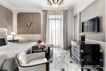 Deluxe Suite, at Baglioni Hotel Regina
