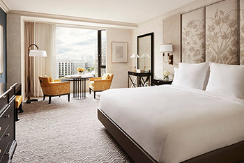 Deluxe Room, King, at Four Seasons Hotel Boston