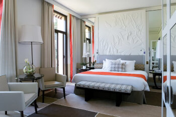 Deluxe Sea and Garden View Room, at Hotel Royal Riviera