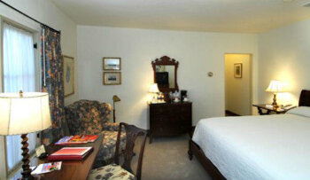 Patio King, at Arizona Inn