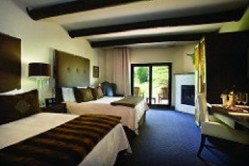 Taos Mountain - 2 Queens, at El Monte Sagrado