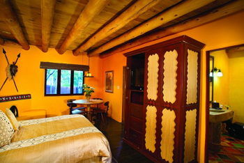 Castia with 1 Queen Bed, at El Monte Sagrado