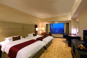 Superior Room, King Bed, at Shangri-La Hotel Dalian