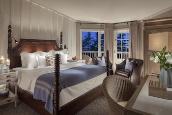 Lodge Deluxe Rooms, at L