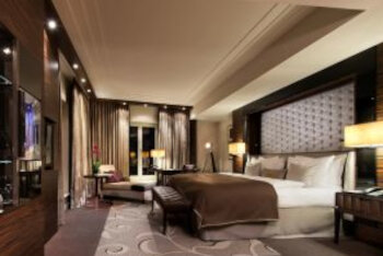 Junior Suite, at Steigenberger Frankfurter Hof