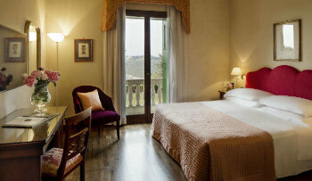 Deluxe Room, at Hotel Villa Michelangelo