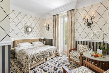 Superior Room, City View, at Hotel Belles Rives