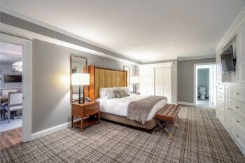 Inn at Chateau: Governors Suite, at Chateau Elan Winery & Resort