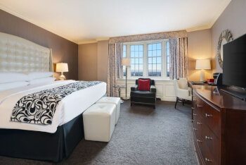 Grand Tower King, at The Pfister Hotel