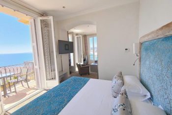 Junior Suite Sea View, at Hotel La Perouse
