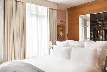 Deluxe Room, at Le Royal Monceau