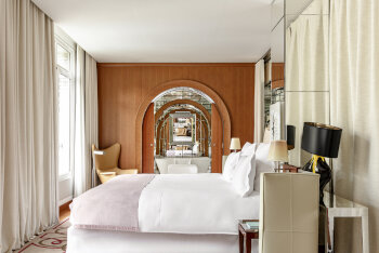 Gallery Suite King, at Le Royal Monceau