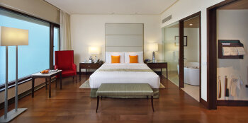 Deluxe Ocean View Suites, at The Oberoi, Mumbai