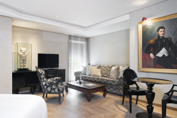 Junior Suite Duplex, at Claris Hotel