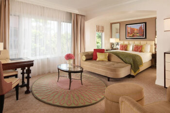 Deluxe Room, King, at The Beverly Hills Hotel 