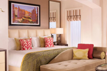 Deluxe Balcony Room, King, at The Beverly Hills Hotel 