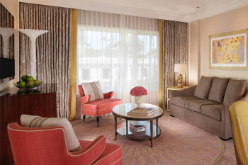 Junior Beverly Hills Suite, at The Beverly Hills Hotel 