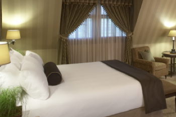 Deluxe King Room, at The American Club