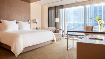 Deluxe King Room, at Four Seasons Hotel Tokyo at Marunouchi