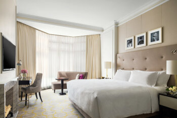 Deluxe City View Room, Twins, at The Langham Hong Kong