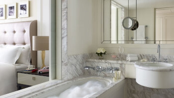 Executive Room, Twins, at The Langham Hong Kong